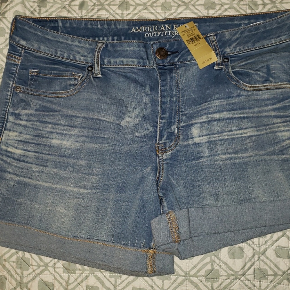 American Eagle Size 18 super stretch Shorts